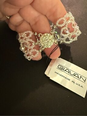 NWT Giavan Aurora Borealis Swarovski Crystal Wedding Bracelet 6" Originally $100